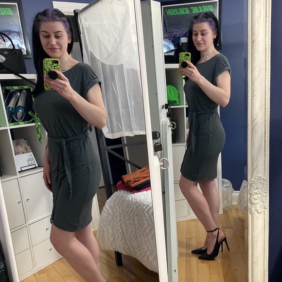 Olive Green Waist-Tie Loose-Sleeve Dress - Picture 2 of 9